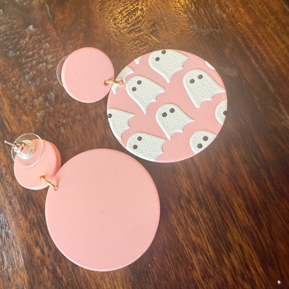 🎃 Pink Ghost Dangle Earrings – Cute & Fun! 👻 - Picture 4 of 5